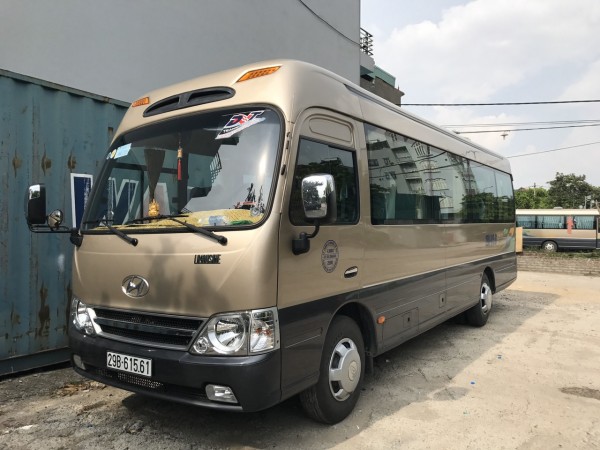 Xe 29 chỗ Limousine